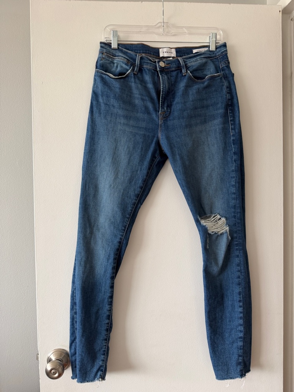 Distressed High Rise FRAME Le High Skinny Jeans in Earthbound Rips - Size 30